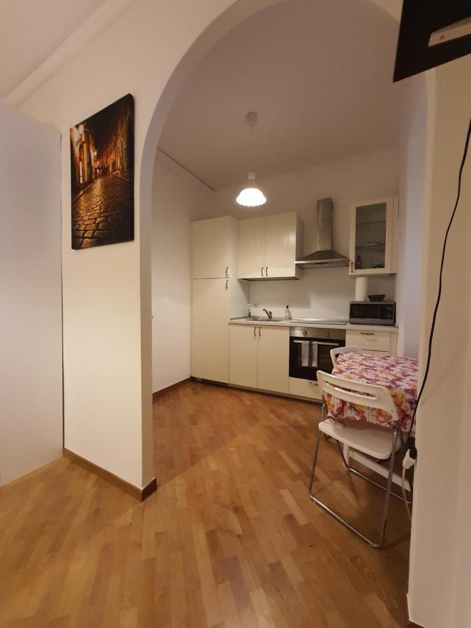 Casa Vacanza Colosseo Whole Holiday Home Apartment Da Pamino & Priscilla Рим Екстер'єр фото