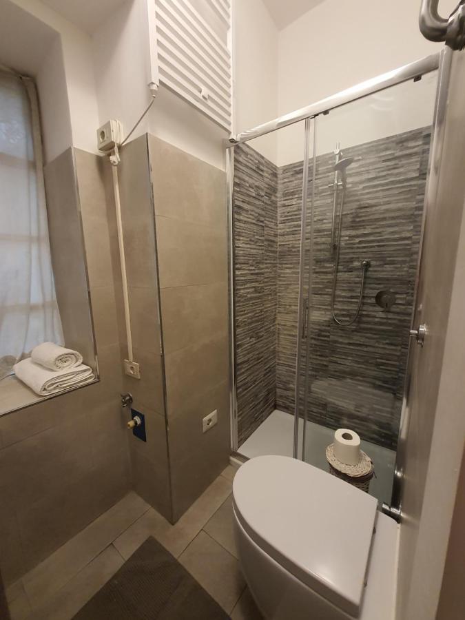Casa Vacanza Colosseo Whole Holiday Home Apartment Da Pamino & Priscilla Рим Екстер'єр фото